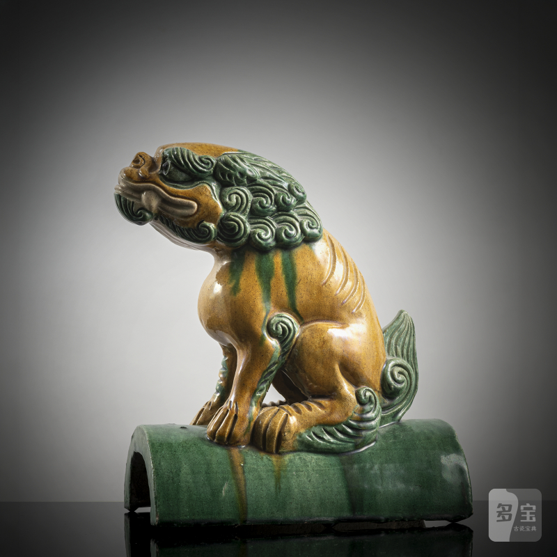 A 'sancai' glazed ceramic roof tile in the shape of a fo lion